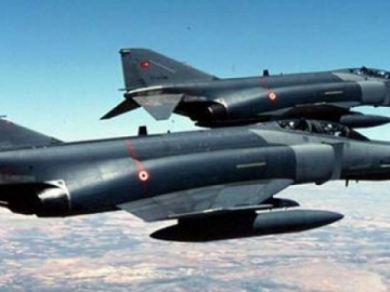 Yine Bir F-4 Facias